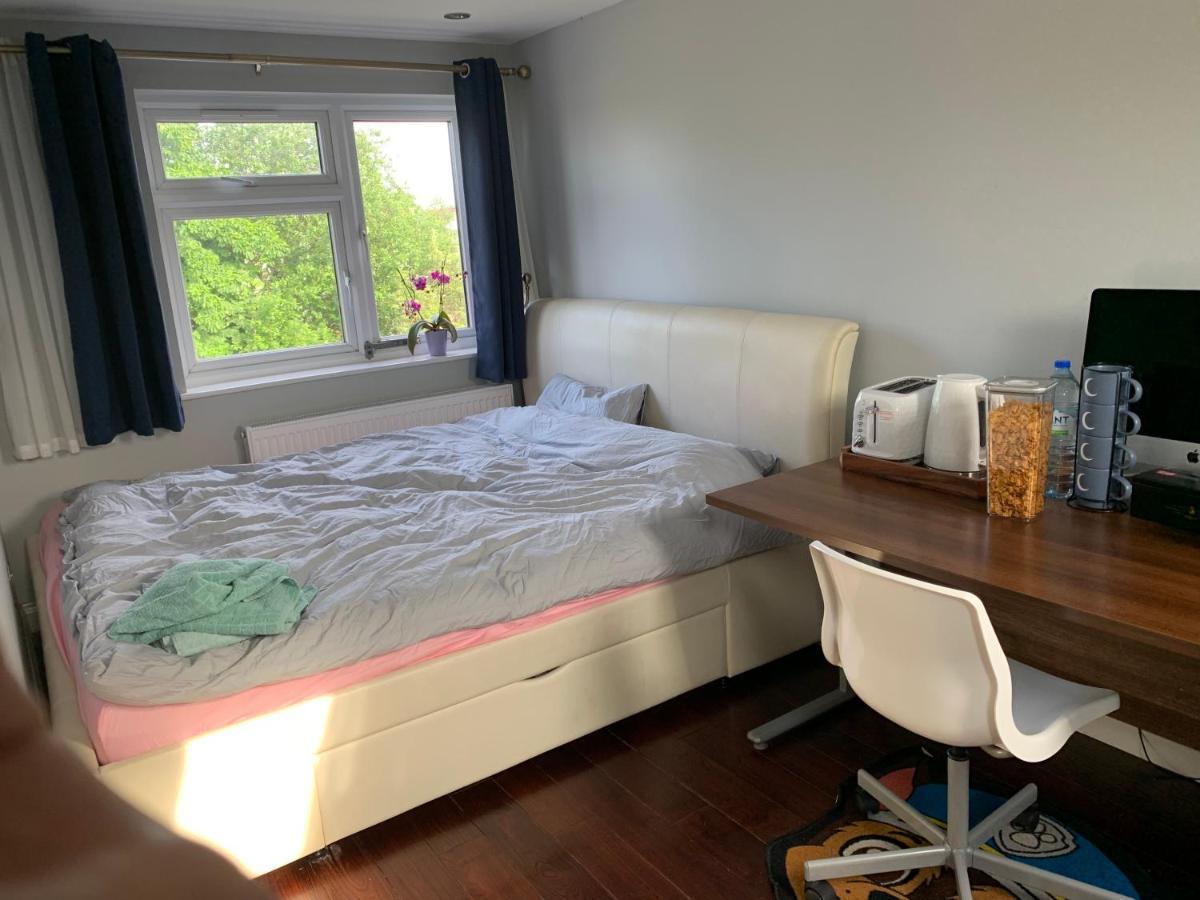 Baoyan Bed & Breakfast London Bagian luar foto